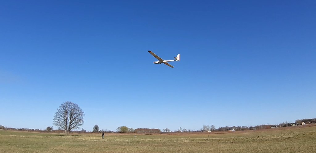 Screenshot_20200411-221956_Video Player.jpg