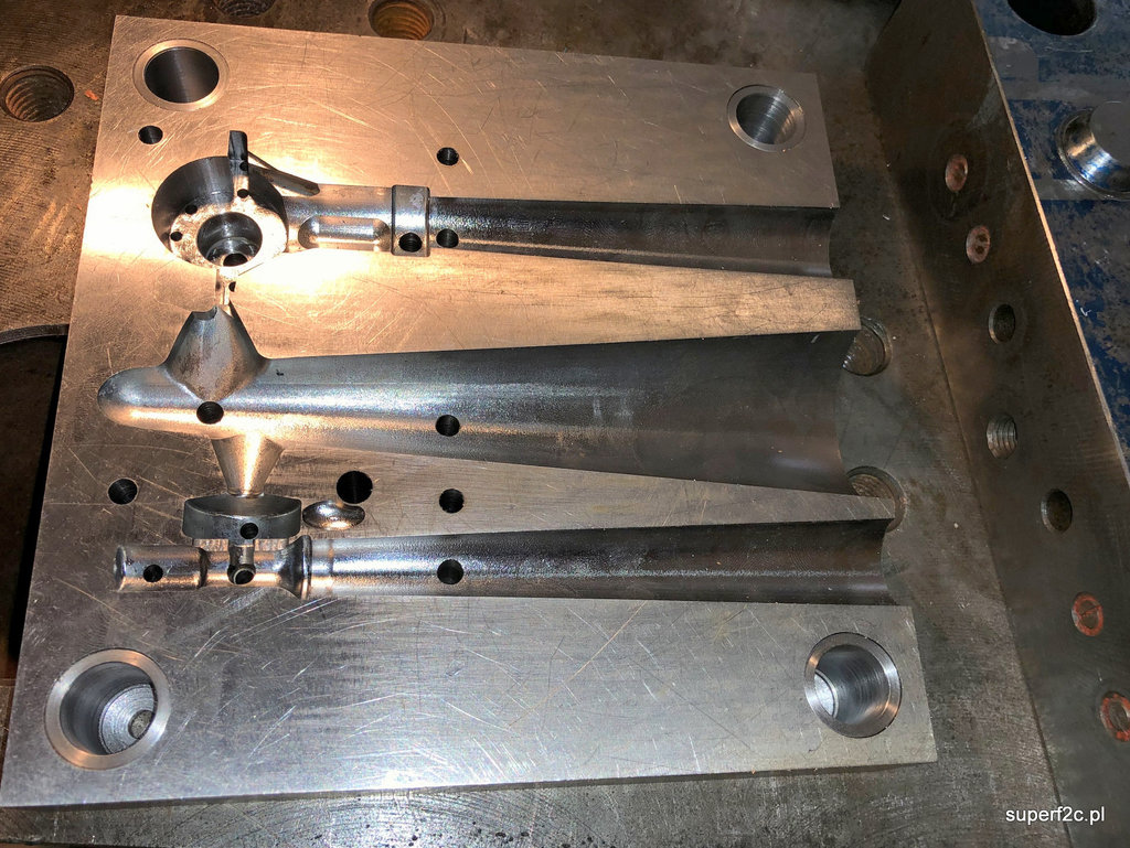 Zrzut ekranu 2020-08-3 o 19.26.34.jpg