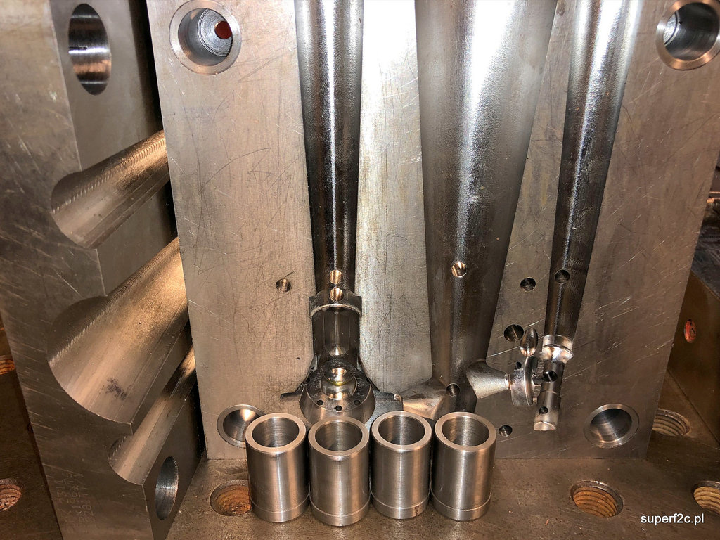 Zrzut ekranu 2020-08-3 o 19.25.18.jpg