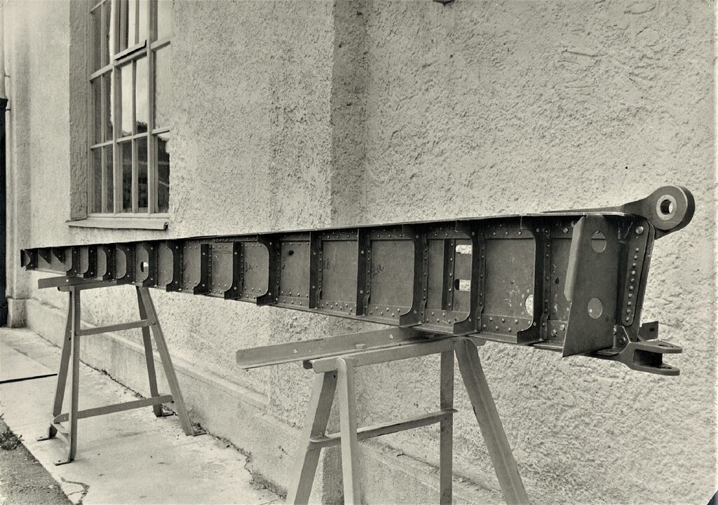 me bf-109 v-1 spar.jpg