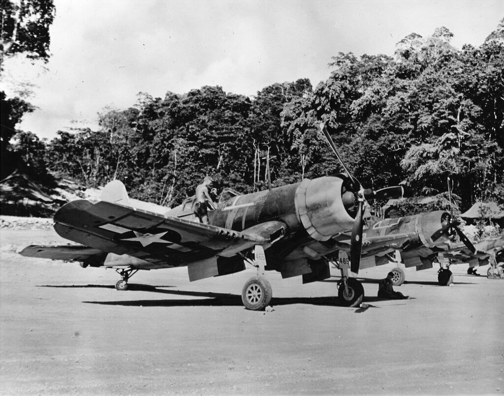 Vought-F4U-1-Corsair-VMF-218-White-465-Barakoma-Airfield-Vella-Lavella-Solomon-Islands-15th-Jan-1944-04.thumb.jpg.c01a5ee8cc7e29f35c9a29407e375189.jpg