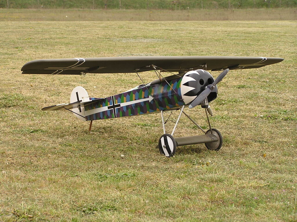 Fokker po locie 002.jpg