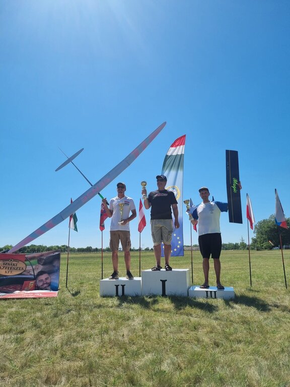 WhatsApp Image 2022-06-19 at 15.37.49.jpeg