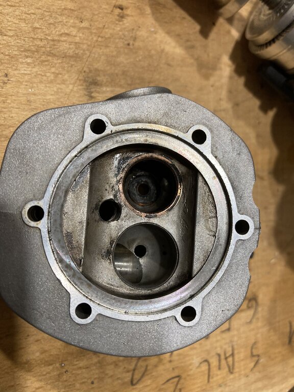 Cylinder Head OS 30GF 4A004100.JPEG