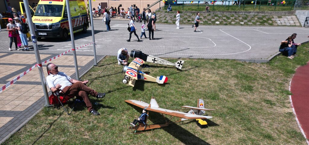 SG 38 , Nieuport 11, Pfalz E.jpg