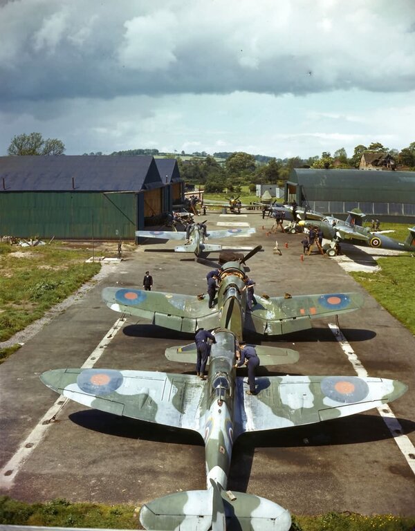 spitfire_and_corsair_at_hms_fledging.jpg
