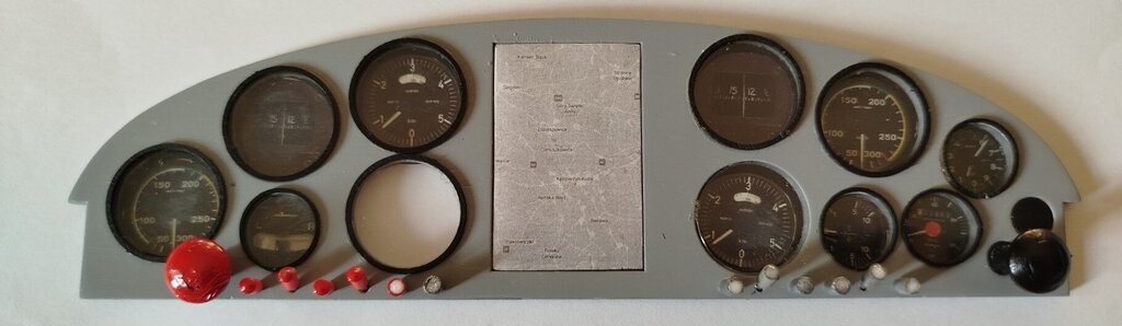 cocpit2.thumb.jpg.94144bfb64f9a5c53fc8663e36a0af4f.jpg