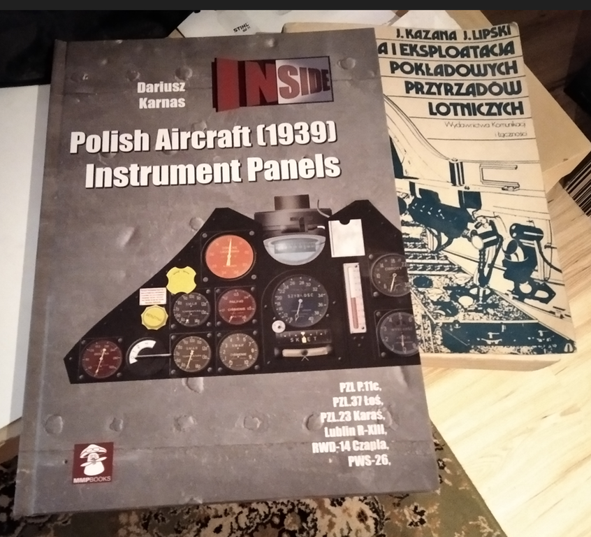 Ksiażka D . Karnasa.png